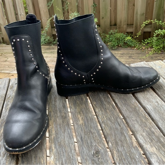 Cute black leather booties - Picture 2 of 5